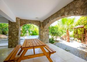Gallery image of Luxurious Villa Beckham by HolidayKeys in Kérynia