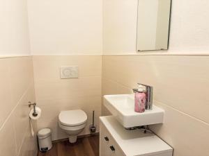 Ένα μπάνιο στο Apartment Mentenwirt by Interhome