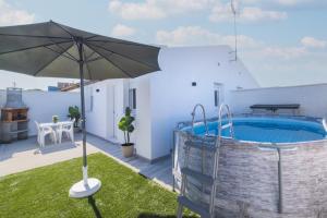 Πισίνα στο ή κοντά στο Villa Kaki