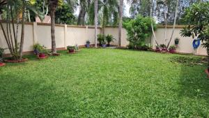 En have udenfor Big Comfortable Villa