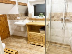 Kamar mandi di Nocleg na skraju puszczy