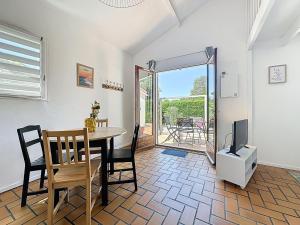 En balkon eller terrasse på Holiday Home Plein Océan-5 by Interhome