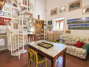 Posezení v ubytování Holiday Home Alle Piane by Interhome