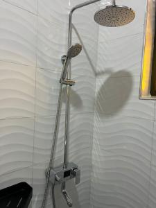 Ein Badezimmer in der Unterkunft REBERO RESORT Ltd