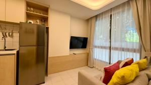 Η κουζίνα ή μικρή κουζίνα στο Fantasea Kamala 1 BR Apartments Near Beach 212