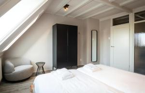 Katil atau katil-katil dalam bilik di X-7 Hoeve Holland