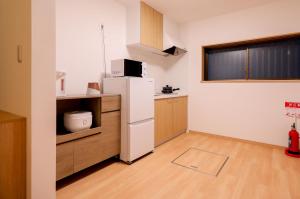 Dapur atau dapur kecil di 1日1組限定まるまる貸切ゆったり楽しもう駐車場3台無料Limited to one group per dayEnjoy the entire space with your family Parking for 3 cars +23 gambar