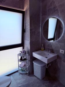 Ένα μπάνιο στο Rana Hedhun Seaside 1 +10 φωτογραφίες