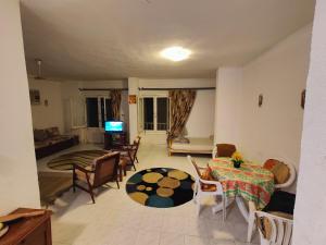 Μια τηλεόραση ή/και κέντρο ψυχαγωγίας στο Chalet at Zhour village North coast