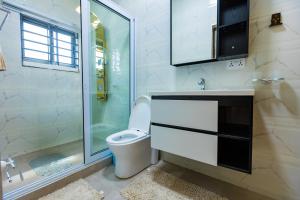 Ένα μπάνιο στο RB homes +9 φωτογραφίες