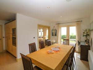 Posezení v ubytování 25 Ring of Kerry Golf Club Cottages