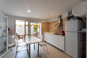 Kuchyň nebo kuchyňský kout v ubytování Casa La Mar + 13 fotografií