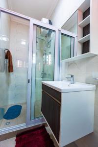 Ένα μπάνιο στο RB homes