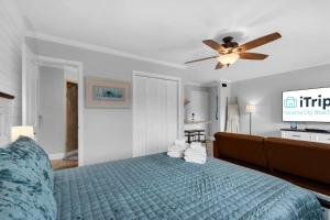 Ένα ή περισσότερα κρεβάτια σε δωμάτιο στο Pirates Cove Inlet Unit H (0/1) +42 φωτογραφίες