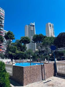 Swimmingpoolen hos eller tæt på Araya Apartments