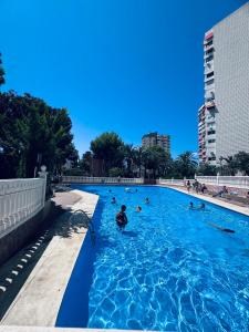 Swimmingpoolen hos eller tæt på Araya Apartments