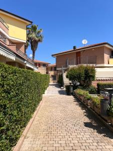 Budova, kde se apartmán nachází + 11 fotografií