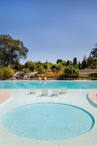 Πισίνα στο ή κοντά στο Prana Nature at Setúbal Oasis with Pool