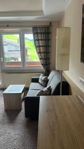 Gallery image of Zöblen Lodge - GLÄTZLES FERIENHAUS in Zöblen +16 photos