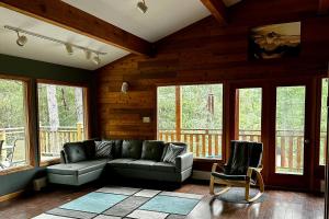 Foto de la galería de Gstaad House en Girdwood