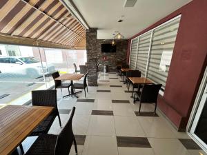 Restaurace v ubytování Candlewood Suites - Queretaro Juriquilla by IHG