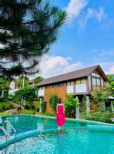 Bazén v ubytování Villa 107 Thang Mây Villa Resort, Ba Vì nebo v jeho okolí