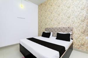 Gallery image of SPOT ON THE RUSTIC INN GUEST HOUSE in Varanasi +21 photos