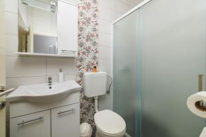 Et badeværelse på Apartments Ljubica + 115 billeder