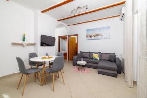 Et opholdsområde på Apartments Ljubica