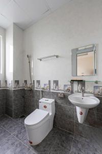 Koupelna v ubytování LOMO house