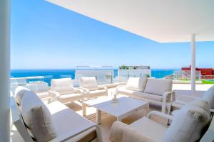Posezení v ubytování Bayview Hills Premium Pool Suite + 72 fotografií