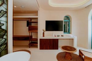 Fotografie z fotogalerie ubytování Iconic Mediterranean Hotel v destinaci Dhërmi + 21 fotografií