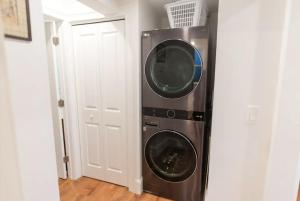 Fotografie z fotogalerie ubytování Artistic Historical home, walkDT v destinaci Salem