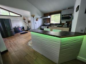 Gallery image of little cozy house in a village in Mountain Dale