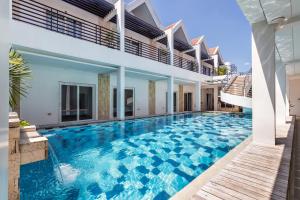 Bazén v ubytování Winds Boutique Hotel nebo v jeho okolí