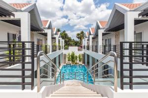 Bazén v ubytování Winds Boutique Hotel nebo v jeho okolí