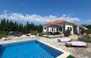 Πισίνα στο ή κοντά στο Villa Fairyland