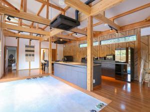 Η κουζίνα ή μικρή κουζίνα στο GLAM BASE TAKEHARA - Vacation STAY 69757v