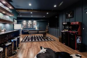 Herní místnost v ubytování Leiper's Fork Luxe