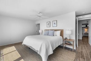 Voodi või voodid majutusasutuse 3 Bdrm 2.5 Bath Oceanfront Condo toas