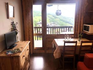 Nespecifikovaný výhled na hory nebo výhled na hory při pohledu z apartmánu + 7 fotografií