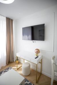TV a/nebo společenská místnost v ubytování Luxury apartments Katowice