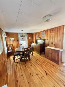 Φωτογραφία από το άλμπουμ του CAMP LINDY LIMIT 7 cottage σε North Sebago +13 φωτογραφίες