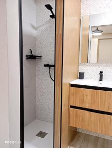 Et badeværelse på Vivienda Premium Estación- Nido 2