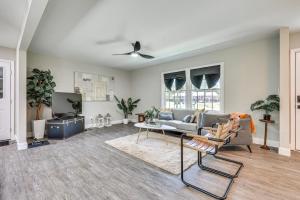 Fotografie z fotogalerie ubytování Updated Wilmington Home Near Intracoastal Access v destinaci Wilmington