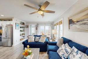 Imagen de la galería de Beach Glass Terrace #5-IC, en Avon