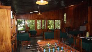 Posezení v ubytování Manakin Lodge, Monteverde