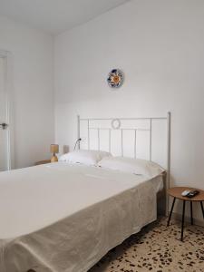 Un pat sau paturi într-o cameră la Casa Nijar