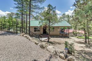 Το κτήριο όπου στεγάζεται  η παραθεριστική κατοικία