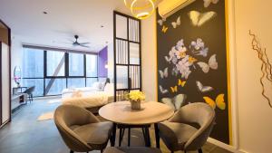 Χώρος καθιστικού στο Scarletz Suite KLCC 2